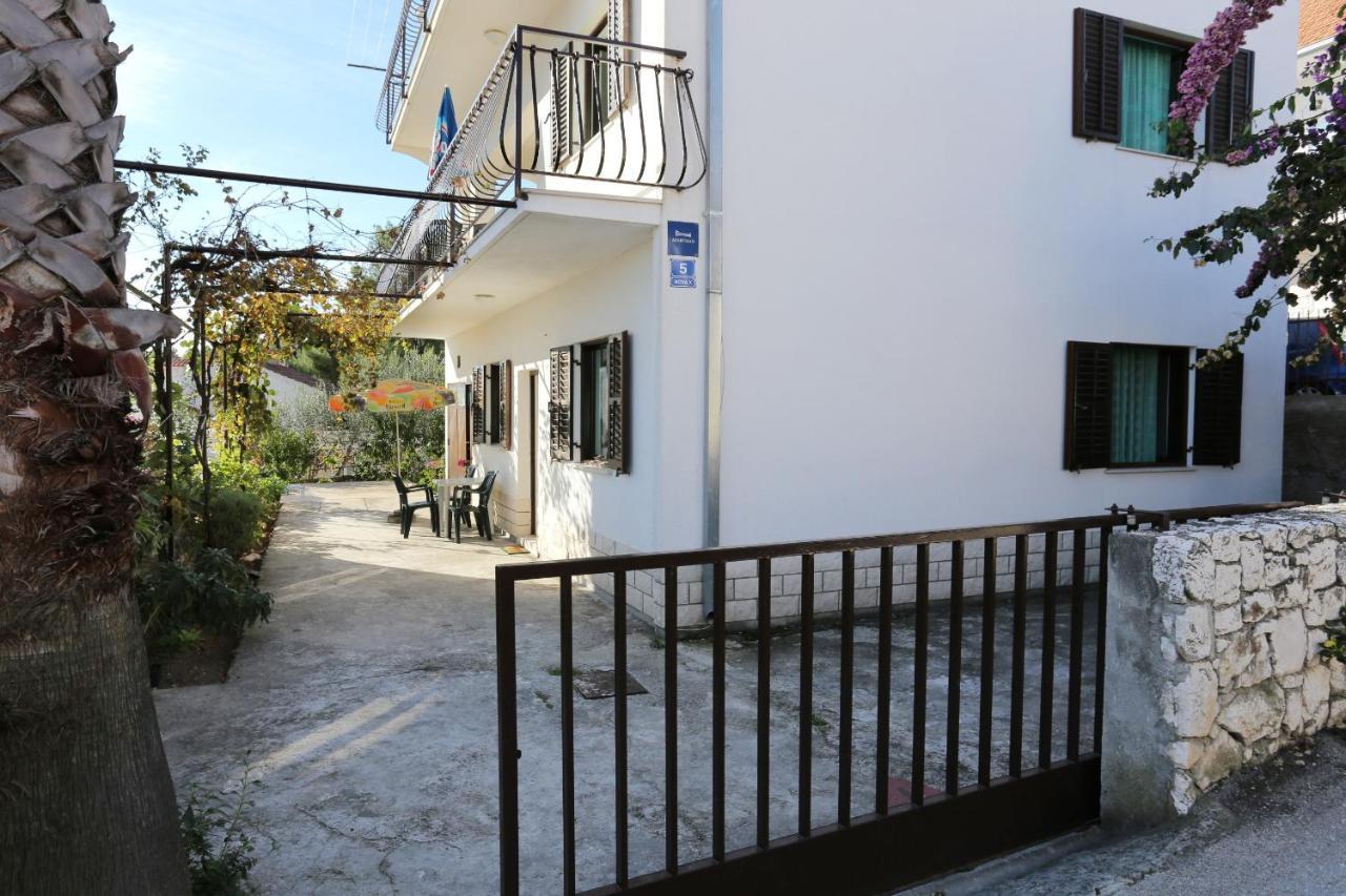 Apartments By The Sea Rogoznica - 10338 Bagian luar foto