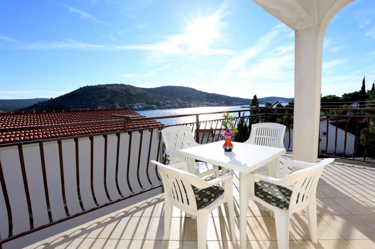 Apartments By The Sea Rogoznica - 10338 Bagian luar foto